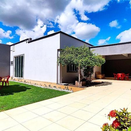 Linda Casa Bairro Tranquilo Prox Cataratas Foz do Iguaçu Exterior foto